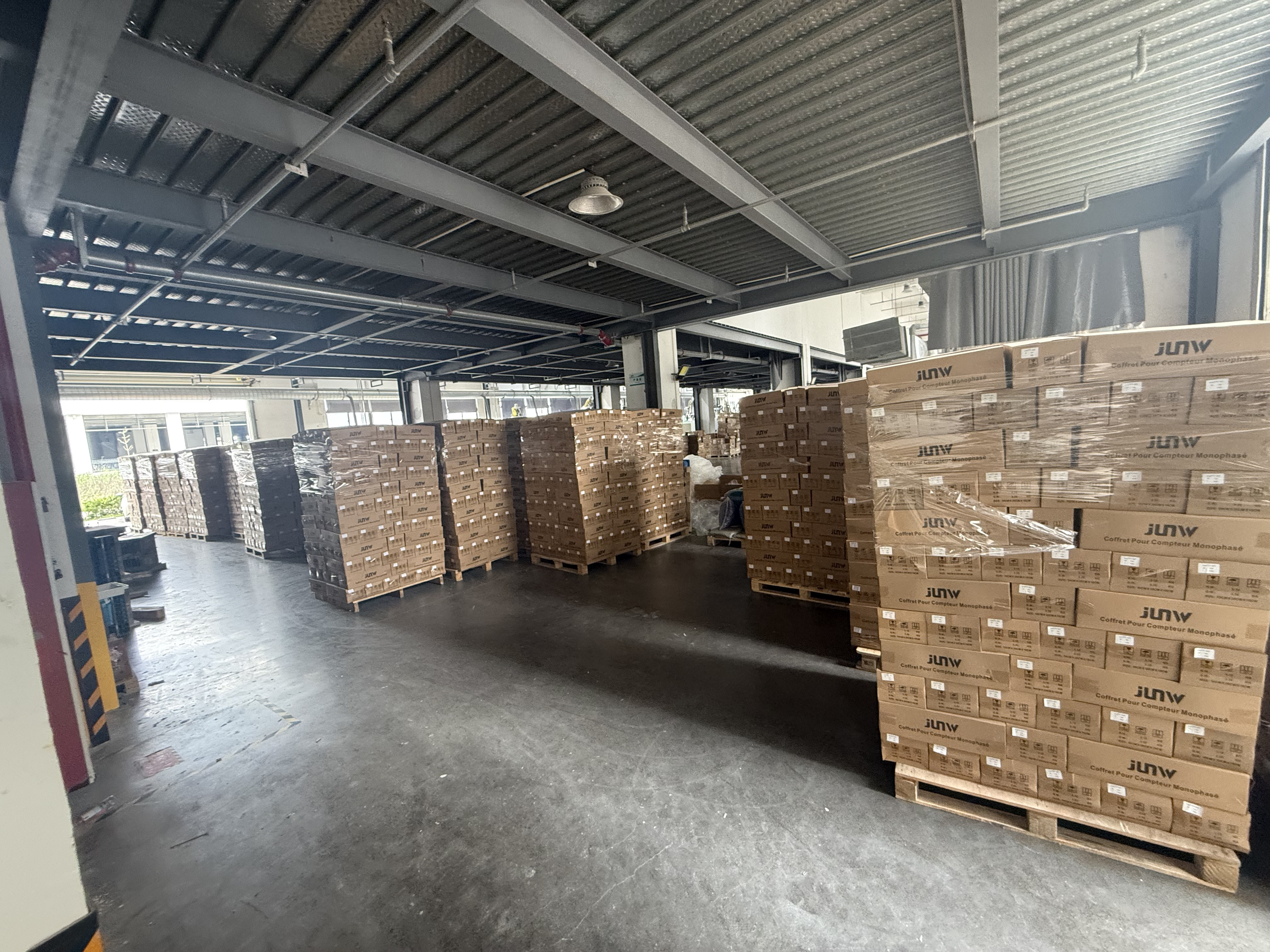 Quality-Driven Export: Zhejiang Junwei Electric Co., Ltd. Stages Premium Electrical Products for Shipment to Burkina Faso